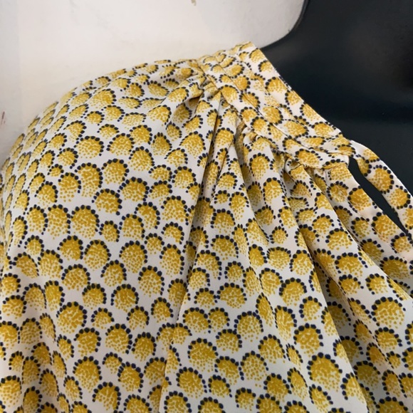 Boden Yellow Print Tie Neck Peasant Top 2P - Picture 3 of 10